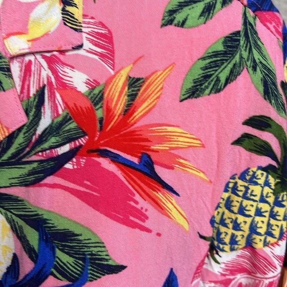Kiwi Fresh Tropical Button-Up Blouse | Size 1X | Pineapple & Floral Print - Picture 4 of 7